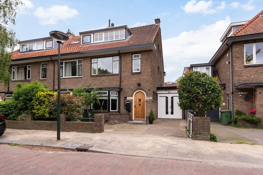 Semi-Detached House Hoekenburglaan 562275 TE Voorburg - For Rent
