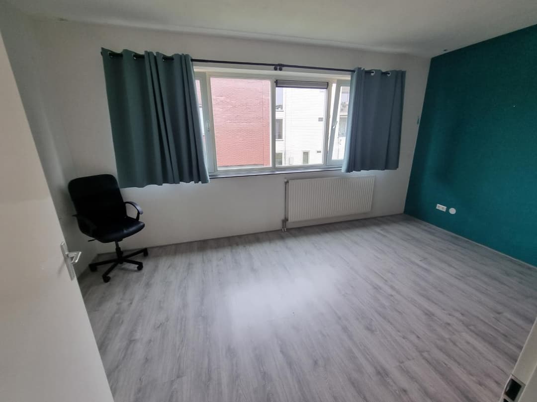 Ongemeubileerde Kamer Elemastraat, Nieuw-Vennep - Te Huur