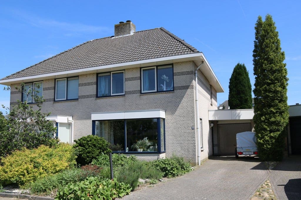 Maison Bi-Familiale J. van Zantenstraat 154, Tiel - À Louer
