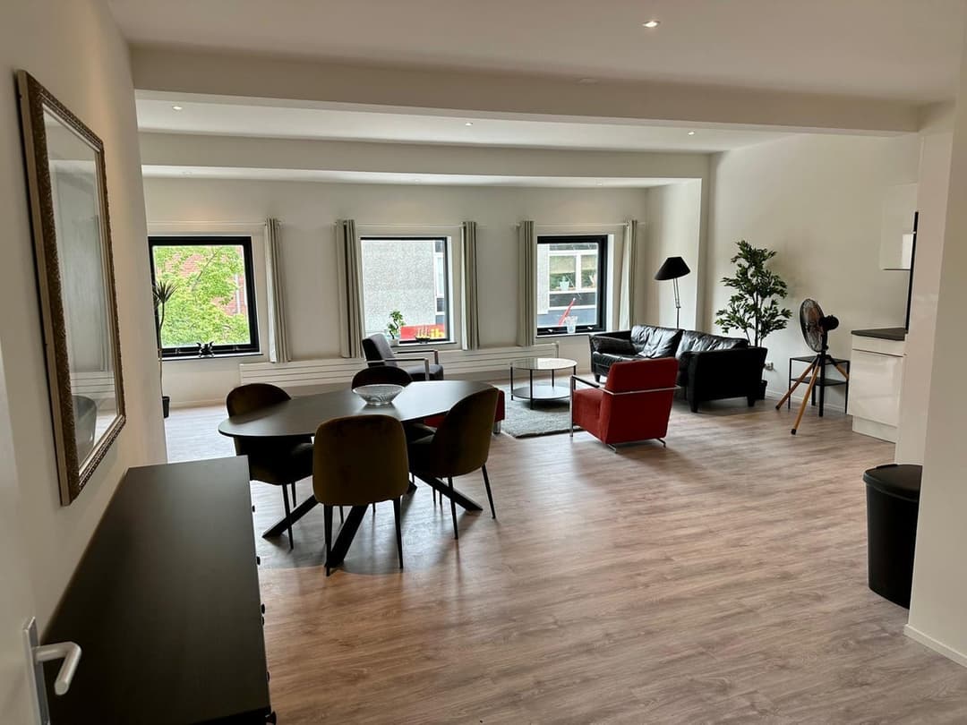Flat Landstraat, Delfzijl - Te Huur