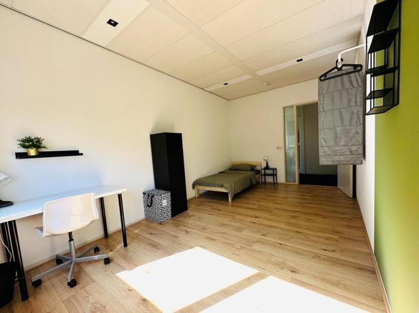 Furnished Room for Rent - Laan van Westenenk, Apeldoorn