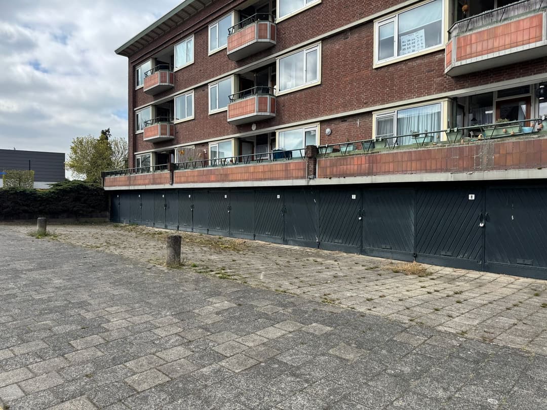 Garage Box Nieuwhuisstraat, Heerlen - For Rent
