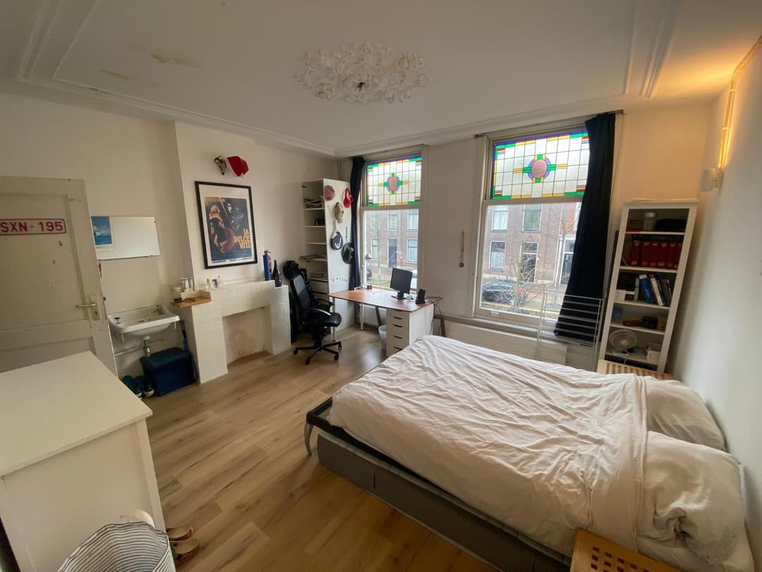 Ongecarpette Kamer Te Huur op Voorstraat, Delft