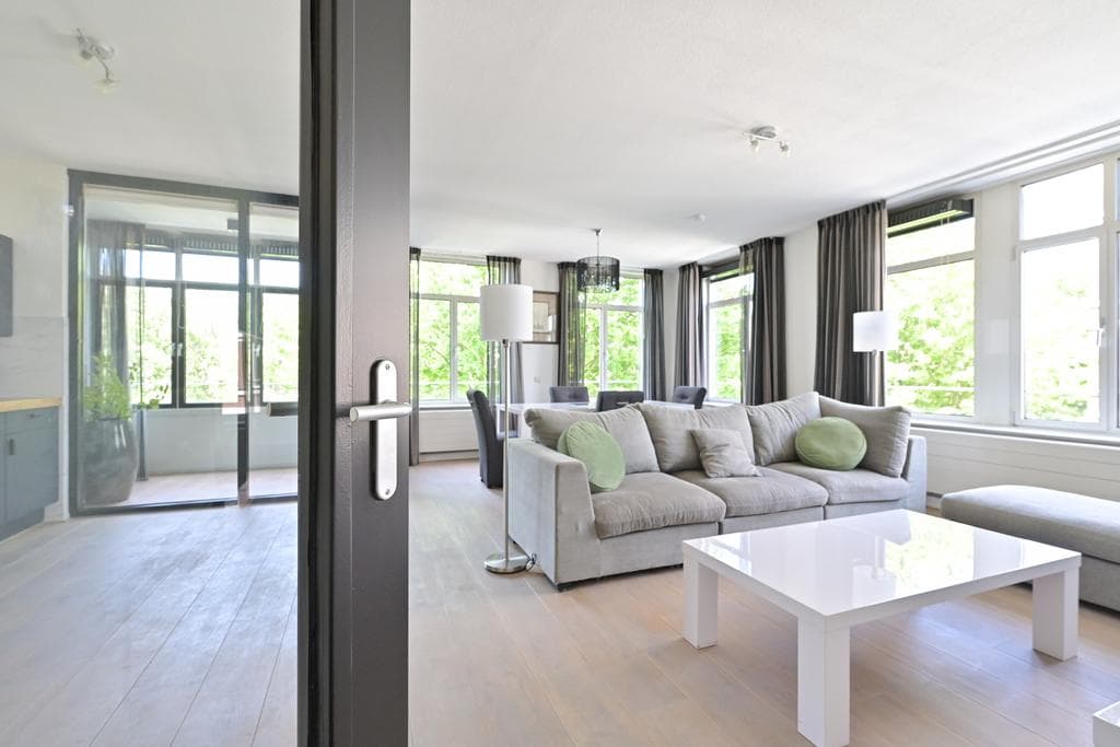 Appartement Burgemeester De Monchyplein 213, La Haye - À Louer