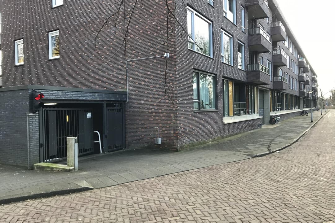 Parking Space NieuwParamaribostraat, Groningen - For Rent