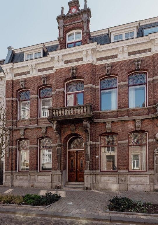 Flat Stationsstraat 32-A, Tilburg - For Rent