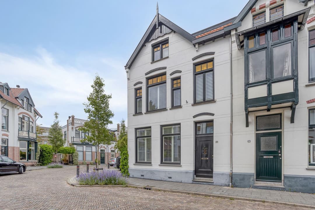 Royal Family Home Molenstraat 142071 AH Santpoort-Noord - For Rent