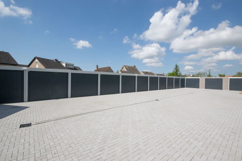 Garaje Hoofdstraat 1-R, Kruiningen - En Alquiler