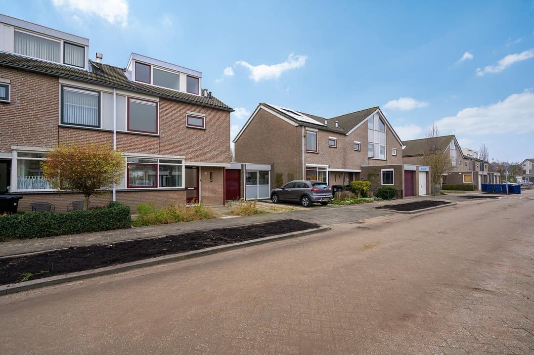 Casa Alban Bergstraat, Almere - En Alquiler
