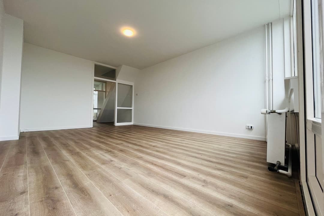 Apartamento de 3 Habitaciones NieuwStokroosstraat 199, La Haya - En Alquiler