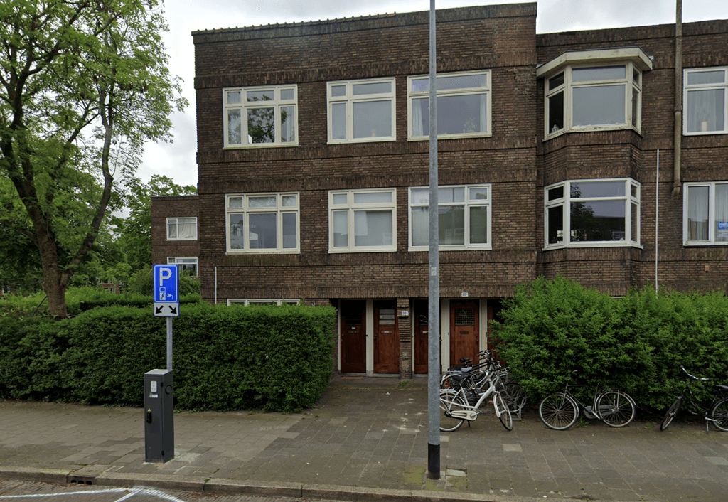 Chambre E. Thomassen à Thuessinklaan, Groningen - À Louer