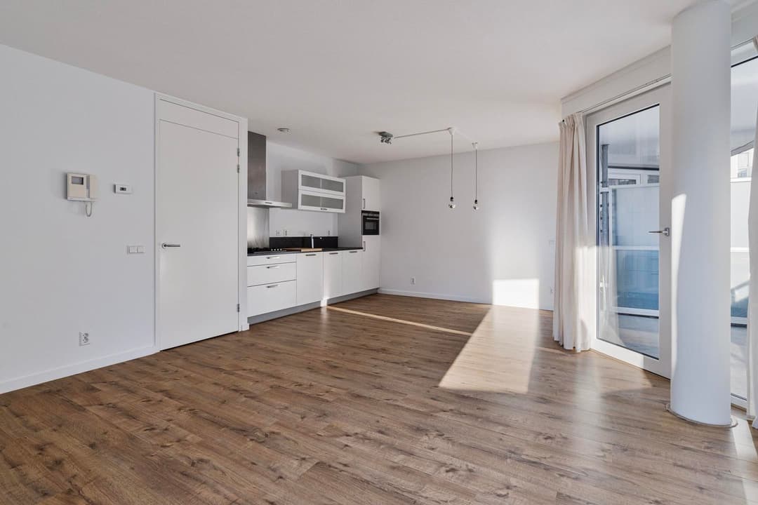 Apartment Waldenlaan 21, Amsterdam - For Rent