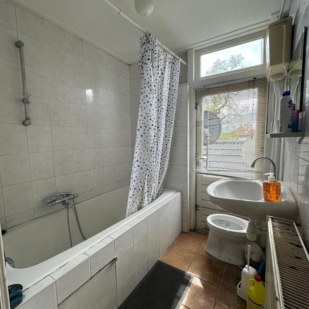 Unfurnished Room for Rent, Kerkplein, Assen