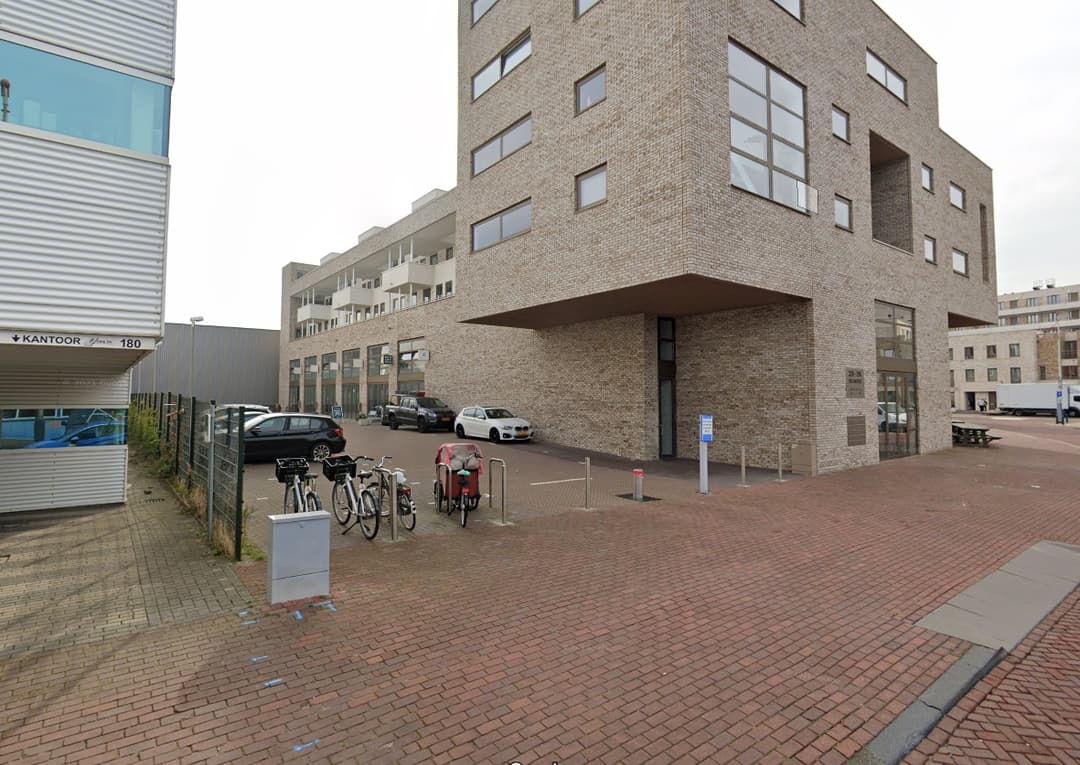 Parking Space Hellingweg 240, Den Haag - For Rent