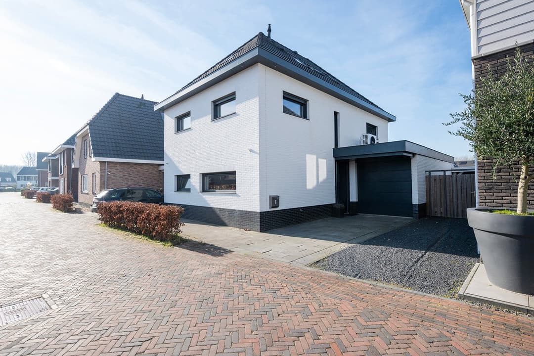 Villa Niels Bohrstraat, Almere - Te Huur