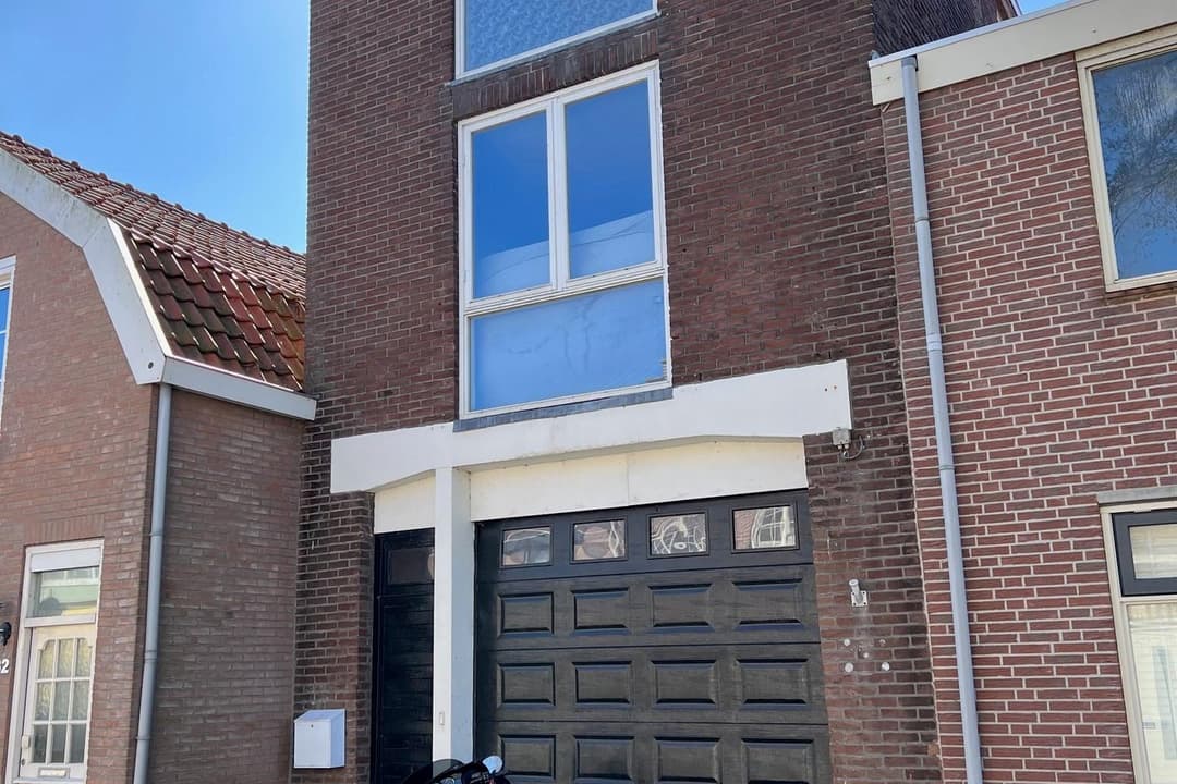 Appartement Van Limburg Stirumstraat 30-B, Den Helder - À Louer