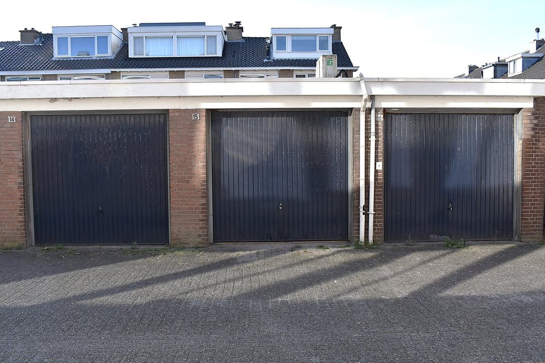 Garagebox Graaf Janplaats 15, 's-Gravenzande - For Rent