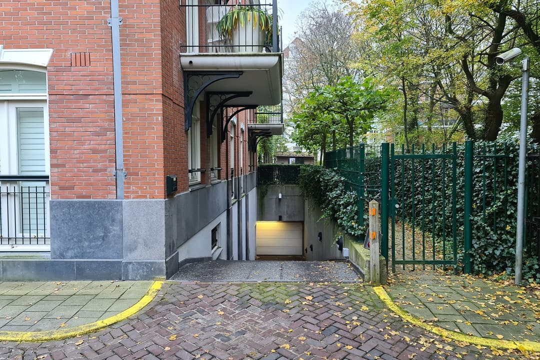 Parkeerruimte Vossiusstraat 56, Amsterdam - Te Huur