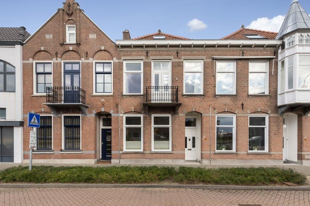 Monumental House Stationsweg 549, Geertruidenberg - For Rent