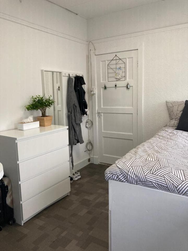 Uncarpeted Room for Rent - Langestraat, Hilversum