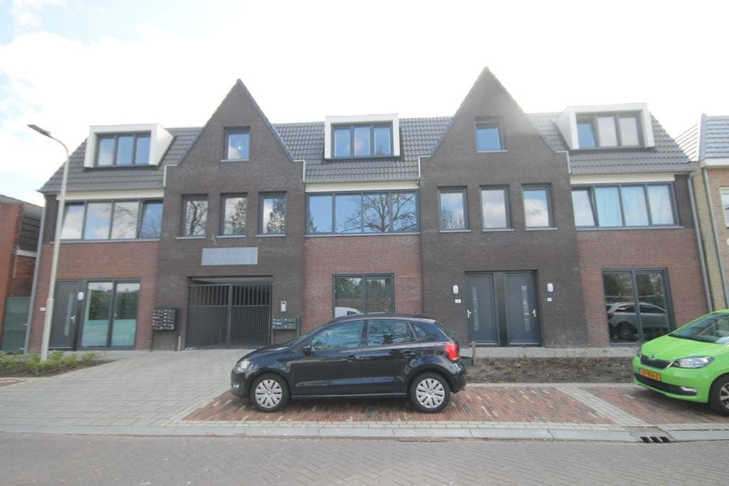 Apartment Bredaseweg 30-D, Roosendaal - For Rent