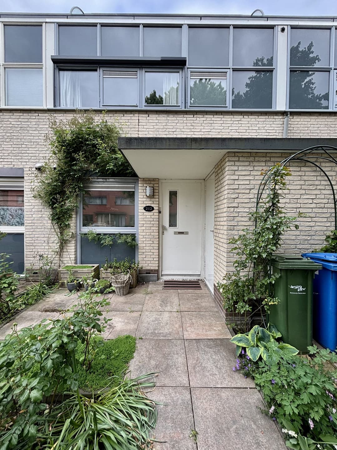 House A. Noordewier-Reddingiuslaan 212, Rotterdam - For Rent