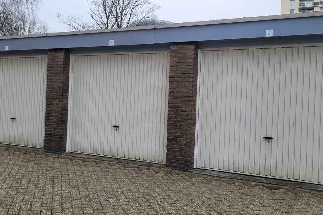 Garage Box Robert Kochlaan, Haarlem - Te Huur