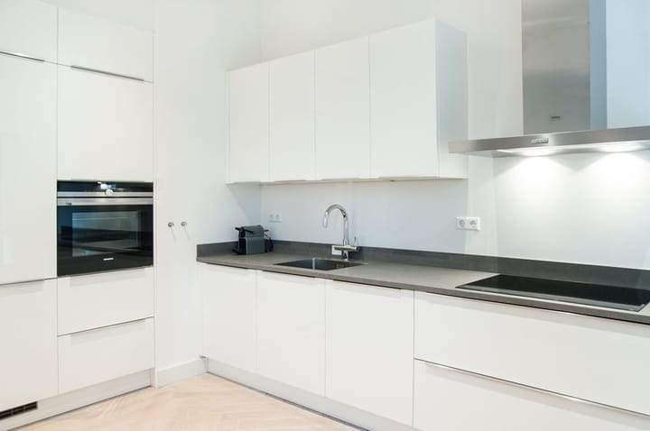 Eerste Weteringplantsoen 6, Amsterdam — Furnished 2-Bedroom Apartment