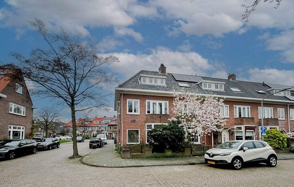 Perseusstraat, Planetenbuurt, Haarlem - Casa Esquina