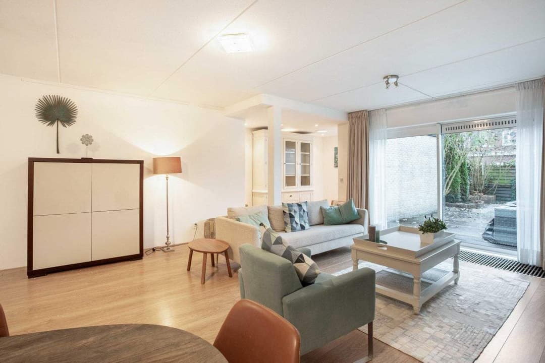 4 Bedroom Apartment for Rent in Amsterdam, Netherlands