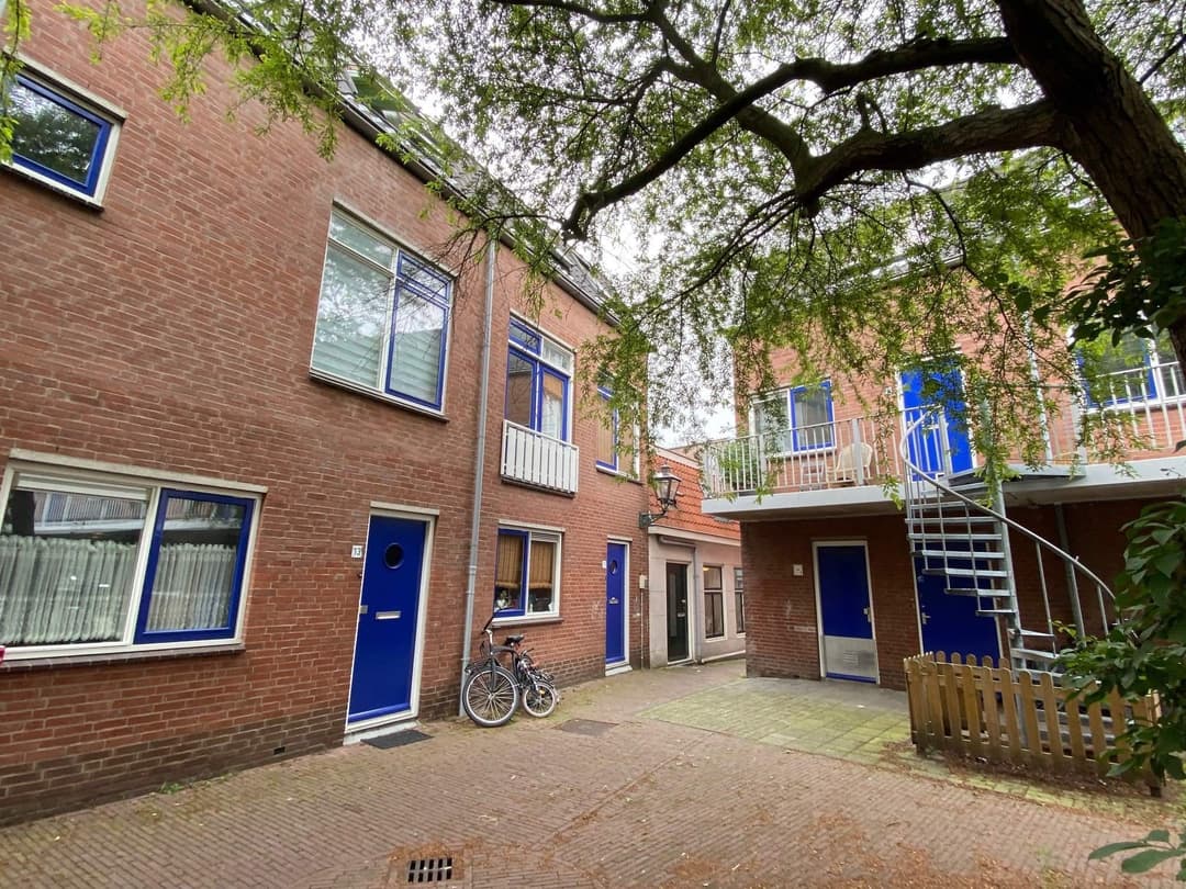 3-Room House at Maria Gijzensteeg, Leiden - For Rent