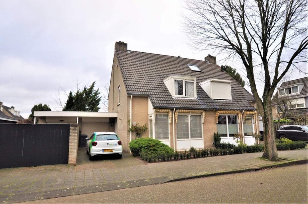 Semi-detached House Achtse Loop, Eindhoven - For Rent