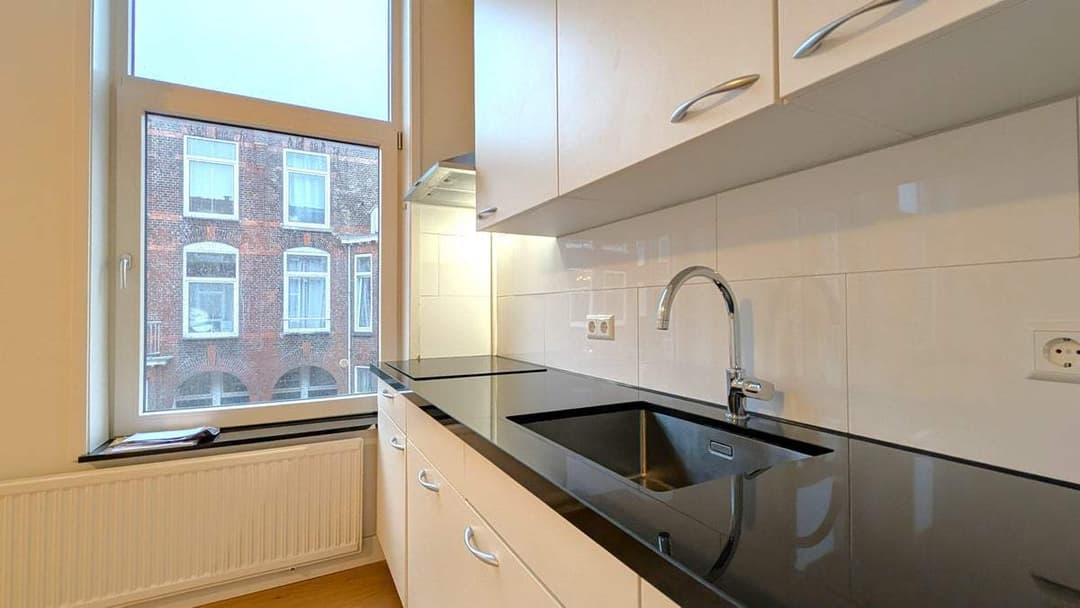 Flat Van Tuyllstraat, Den Haag - For Rent