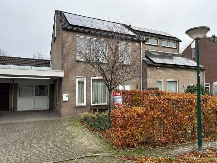 Halfvrijstaande woning De Leeuwebek, Budel - Te huur