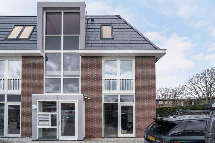 2-Room Apartment Nieuweweg 12-I, 's-Gravendeel - For Rent