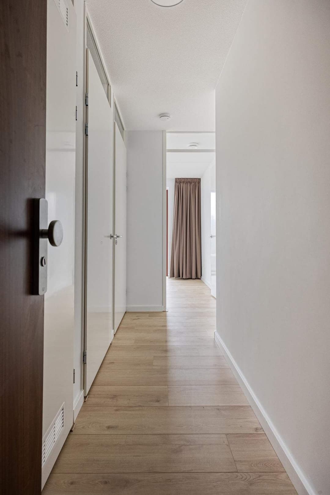 Flat Baan, Rotterdam - For Rent