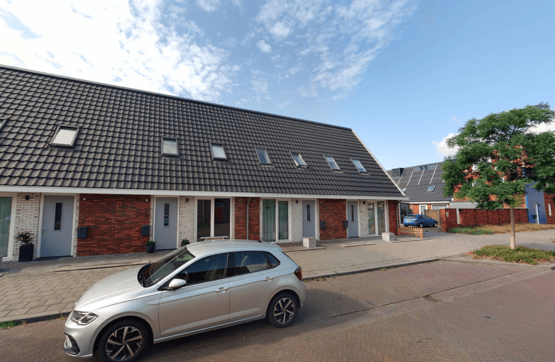 Tussenwoning van Tienhovenpad, Hoogezand - For Rent