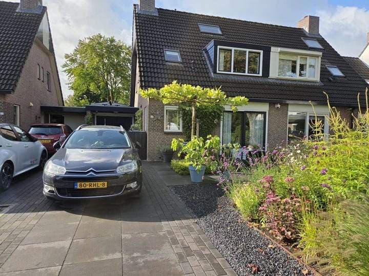 2-onder-1-kap House in Hoevelaken, Netherlands - For Rent