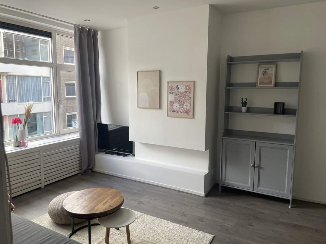 3 Bedroom Apartment on Hoogstraat, Rotterdam - For Rent