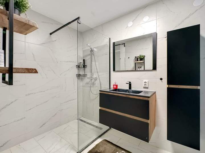 Appartement Chet Bakerstraat, Amsterdam - Te huur