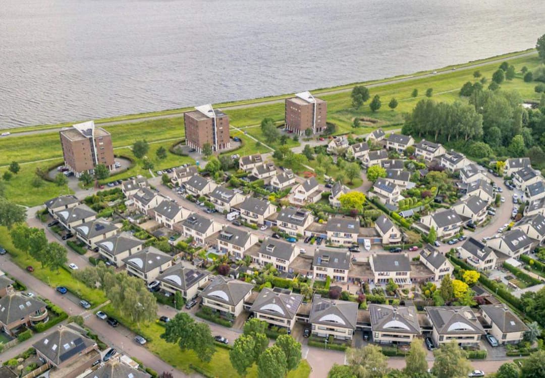 Gemeubileerde kamer aan de Veldweg, Almere - Te Huur