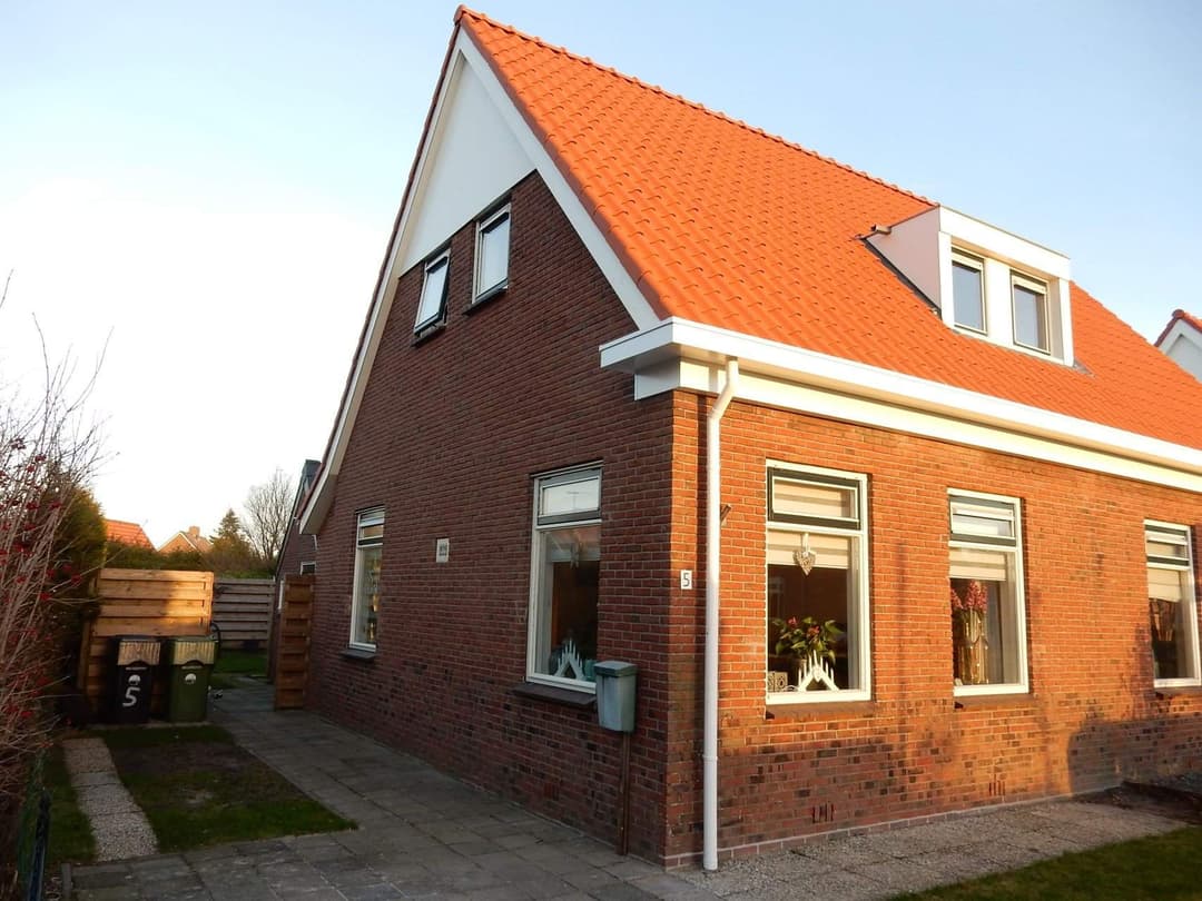 2-onder-1-kapwoning, Molestrjitte 5, Berltsum - Te huur