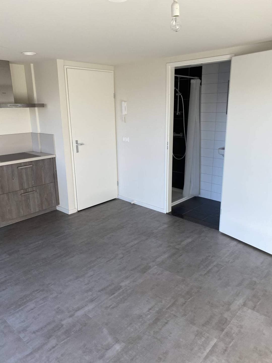 Studio Flat Koninginnewal, Helmond - For Rent