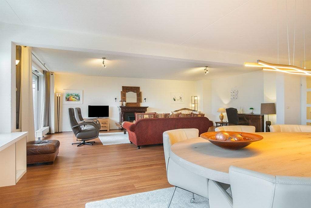 Luxuriös möbliertes Penthouse-Wohnung in Schiedams Nassaubuurt