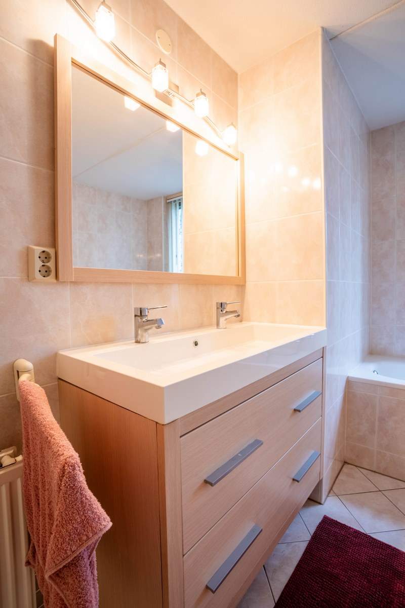 Family House Van Heeswijkstraat, Kaatsheuvel - For Rent