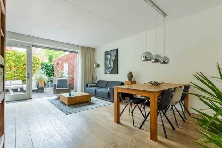 Family House Nieuwe Markt, Woerden - For Rent