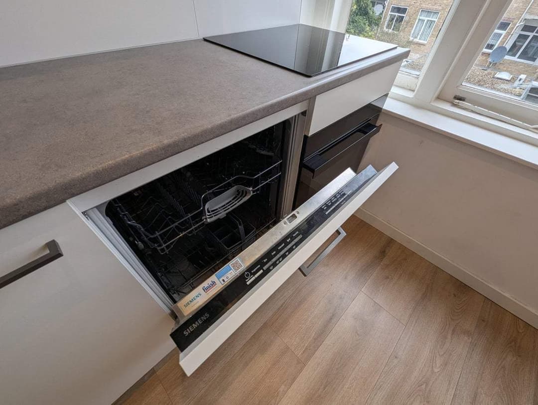 Flat Goeverneurlaan, Den Haag - For Rent