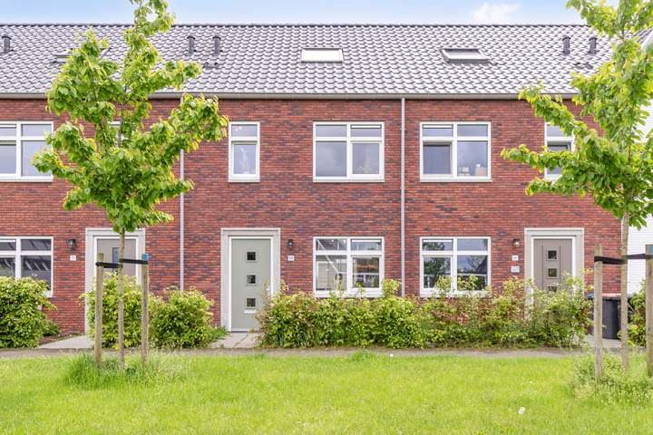 Four-bedroom house in Zuidbroek, Apeldoorn - For Rent