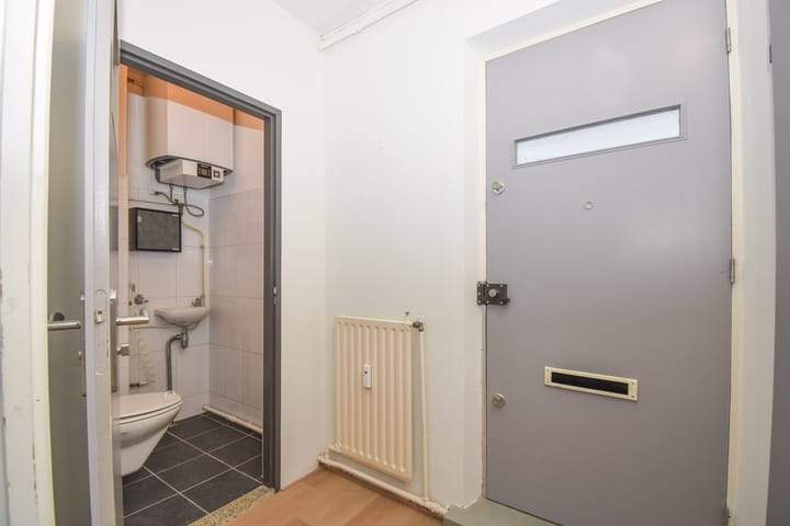 Four-Room Apartment, Sinnigvelderstraat, Weesp - For Rent