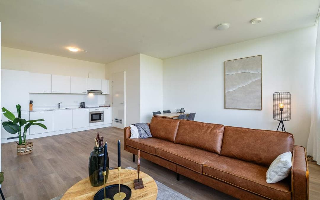 Flat Harbour 1D-009, Lisse - For Rent